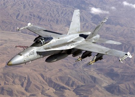 США по ошибке сбили свой истребитель над Красным морем