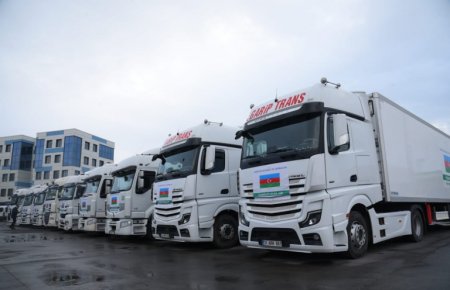 Азербайджан отправил 200 тонн продовольствия в Сирию