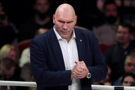 Азербайджан объявил персоной нон грата Николая Валуева