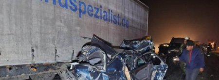 В Уджаре столкнулись 13 автомобилей: множество погибших и пострадавших
