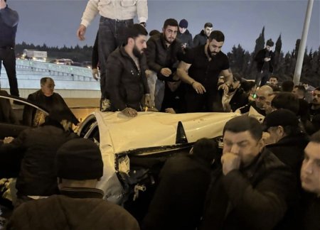 Тяжелое ДТП в Баку: Погибли отец и его несовершеннолетняя дочь