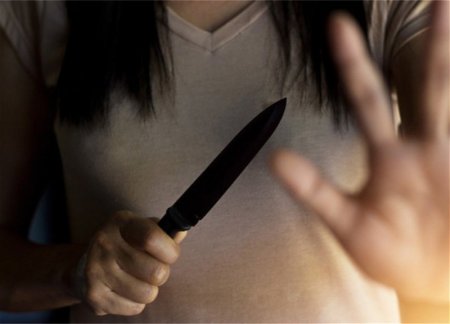 В Шамкире жена ранила мужа и сбежала с другим мужчиной