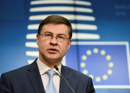 ЕС не будет отменять санкции против России, если это сделают США