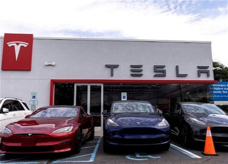 Неизвестные расстреляли автосалон Tesla и призвали убить Илона Маска