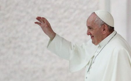 Находящемуся в критическом состоянии Папе Римскому сделали переливание крови