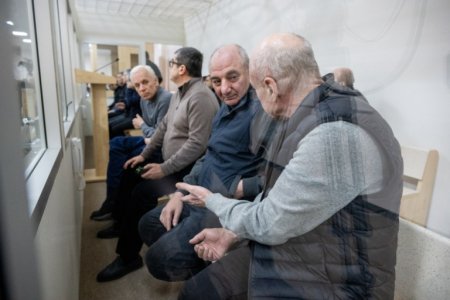 В Баку продолжается суд над Араиком Арутюняном и другими армянами