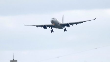 Зеленский покинул США... и летит в Лондон