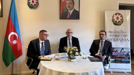 Баку призвал Ереван не упустить возможность заключить мир