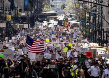 В США прошли протесты против политики Трампа