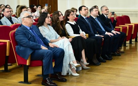 Лейла и Арзу Алиевы на концерте в Бакинской музыкальной академии