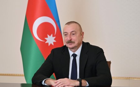 Президент Ильхам Алиев и первая леди Мехрибан Алиева почтили память сынов и дочерей Азербайджана, погибших в борьбе за Победу над фашизмом