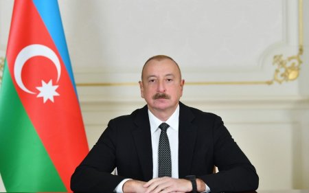 Ильхам Алиев встретился с жителями, переселившимися в село Кенгерли Агдамского района, вручил им ключи от домов