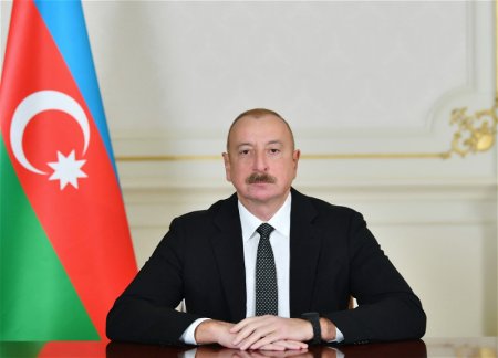 Ильхам Алиев поздравил турецкий народ в связи с решением РКК о самороспуске