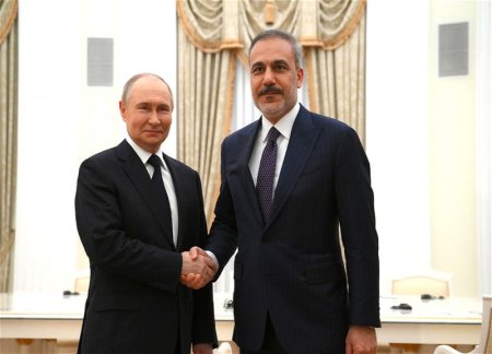 Путин принял в Кремле Хакана Фидана