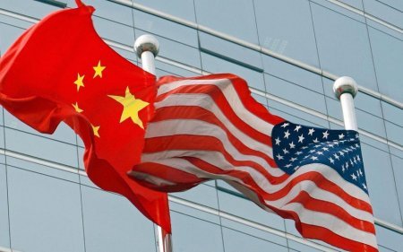 Китай выразил США протест в связи с ожидаемым отзывом виз студентам из КНР
