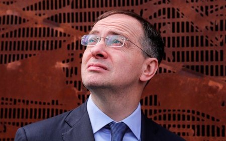 Россия на переговорах передала меморандум из двух частей Украине