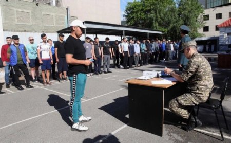 Массовое задержание призывников на улицах в Казахстане