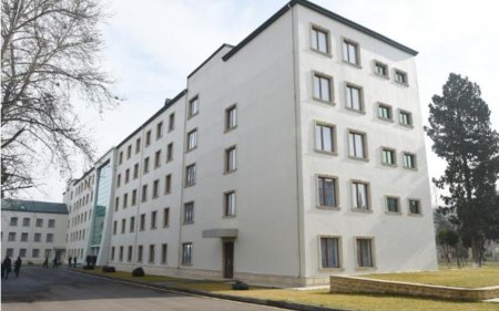 В Гяндже произошло возгорание кислородного баллона в больнице, пациентов эвакуируют