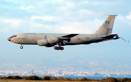США перебросили самолеты-заправщики в Европу из-за обострения с Ираном