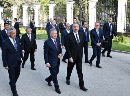 Алиев и Мирзиёев открыли новое здание посольства Узбекистана в Баку