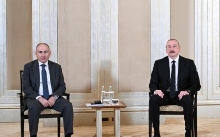 В Абу-Даби началась встреча Ильхама Алиева с Николом Пашиняном