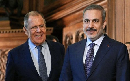 Главы МИД Турции и РФ обсудили встречу на Аляске