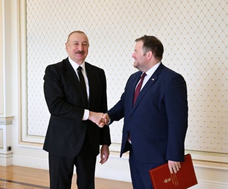 Президент Азербайджана Ильхам Алиев принял государственного министра Британии