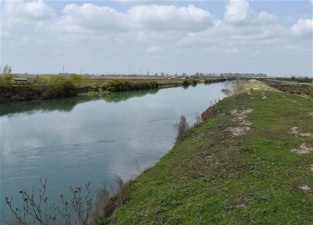 Два человека утонули в водоканале Тахтакёрпю-Джейранбатан