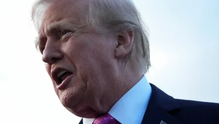 Bертолет Трампа атаковали лазерной указкой