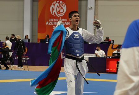 Азербайджанский таэквондист удостоен золотой медали на Играх стран СНГ