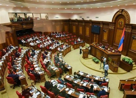Парламент Армении принял заявление об установлении мира с Азербайджаном