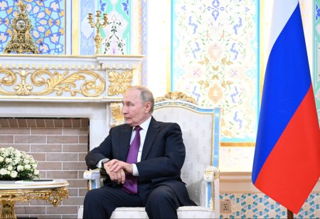 Президент Владимир Путин: Россия оказывает всяческое содействие расследованию причин крушения самолета AZAL