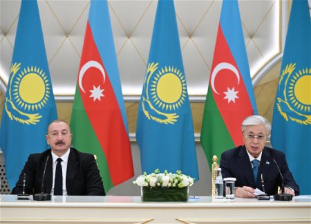 Президенты Азербайджана и Казахстана выступили с заявлениями для прессы