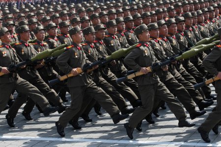 КНДР начала переброску в Россию тысяч военнослужащих