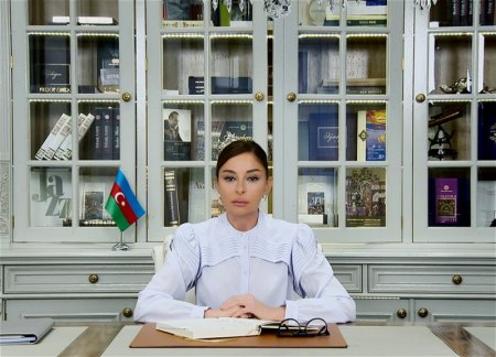 Мехрибан Алиева поделилась публикацией по случаю Дня Конституции