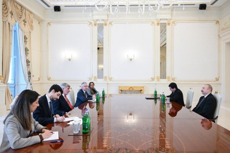 Президент Ильхам Алиев принял торгового посланника Соединенного Королевства Великобритании и Северной Ирландии по Азербайджану
