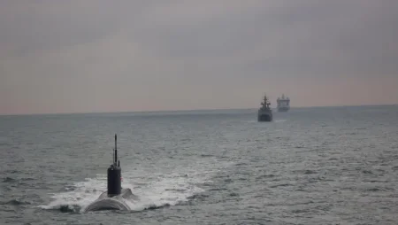 Судно ВМФ Британии сопроводило за пределы британских вод российскую подлодку, замеченную в проливе Ла-Манш