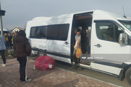Очередные группы переселенцев прибыли в села Тезебина и Сеидбейли Ходжалинского района, им вручены ключи от квартир