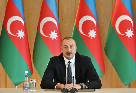 Президент Ильхам Алиев поздравил эмира Государства Катар