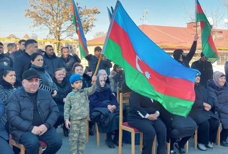 В поселок Кяркиджахан города Ханкенди прибыла первая группа переселенцев