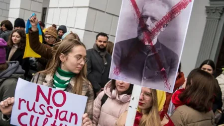 Имя Чайковского убрали из названия Национальной музыкальной академии Украины.