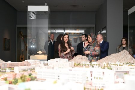 Лейла Алиева посетила в Маскате Национальный музей Омана и рынок Матрах