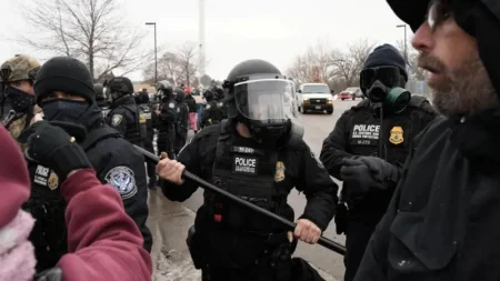 Миннесота: судья запретила ICE арестовывать протестующих