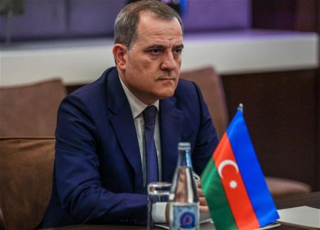 Джейхун Байрамов отбыл во вторник с официальным визитом в Китай