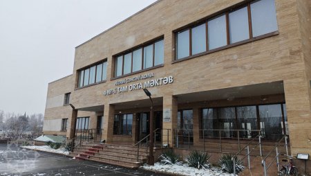 В школе имени Низами Гянджеви в Ханкенди обучаются более 1000 учеников