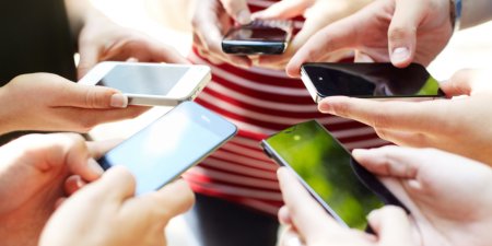 В Азербайджане утвердили новые правила ввоза телефонов