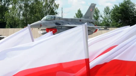 Польша подняла в воздух авиацию из-за активности России на Украине