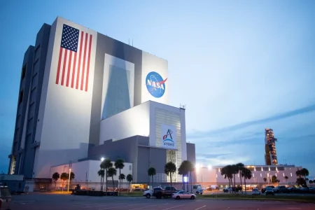 NASA планирует отправить астронавтов на Луну в марте