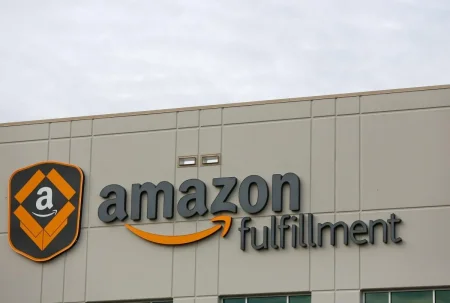 Удар по "облаку" Amazon: дроны повредили дата-центры на Ближнем Востоке