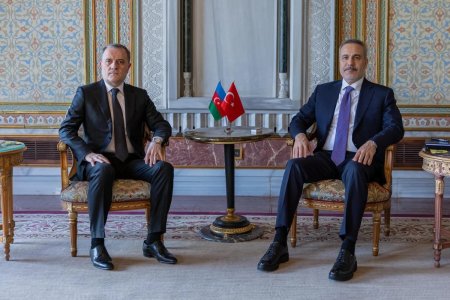 В Стамбуле состоялась встреча между Джейхуном Байрамовым и Фиданом